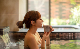 Tắm khoáng nóng: bí quyết làm đẹp suốt hàng nghìn năm của phụ nữ Nhật