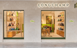 Check-in cửa hàng Longchamp chính hãng tại Tràng Tiền cùng Lương Thùy Linh, Jun Vũ, Dương Tú Anh
