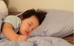 Cha mẹ có thói quen cho con sử dụng món đồ này trước khi đi ngủ khiến trẻ không ngon giấc