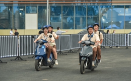 Giới trẻ lái thử xe máy điện VinFast tại triển lãm VIIE 2023: &quot;Vô cùng phấn khích&quot;