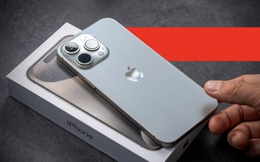 iPhone 15 Pro Max giá 5 triệu đồng: Giống bản 35 triệu đến 90%, một chi tiết giúp phân biệt để không bị &quot;hớ&quot;