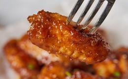 Cơm nhà ngon lành với món cánh gà chiên sốt tỏi mật ong cực đơn giản