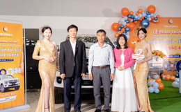 Tôn Đông Á trao giải chương trình quay số trúng thưởng