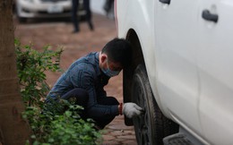 Hà Nội: Hàng loạt xe ô tô đỗ ở bờ hồ Linh Đàm bị đâm thủng lốp 