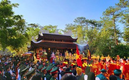 Dâng hương tưởng nhớ vua Hùng tại Đền thờ Âu Lạc tỉnh Lâm Đồng