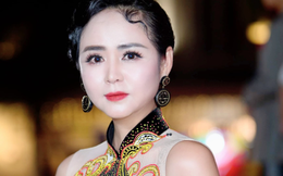 Doanh nhân Bùi Thanh Hương vinh dự trao cúp Cống hiến