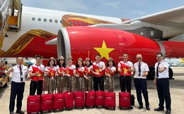 Những chuyến bay rực rỡ cờ đỏ sao vàng mừng lễ 30/4 cùng Vietjet