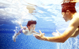 Đề phòng những bệnh thường gặp khi đi bơi mùa hè, chuyên gia chỉ cách phòng tránh