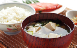 Người dân Okinawa có tỷ lệ mắc ung thư thấp nhất Nhật Bản nhờ ăn 1 thực phẩm mà Việt Nam có rất nhiều, giá lại cực rẻ