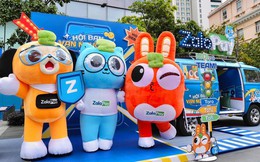 Giới trẻ TP.HCM hào hứng chụp hình cùng Hội Bạn Vạn Người Mê - Toro & Buddies