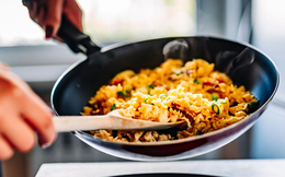 Sai lầm khi nấu ăn được chuyên gia dinh dưỡng cảnh báo làm chậm quá trình trao đổi chất