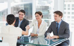 Cách đặt câu hỏi cho nhà tuyển dụng giúp bạn nổi bật khi phỏng vấn