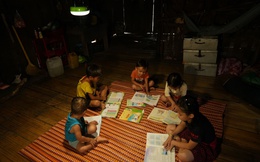 Đèn năng lượng mặt trời mang ánh sáng cho hàng trăm hộ gia đình huyện Nam Trà My