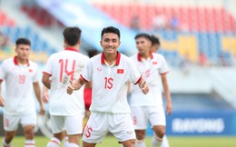 U23 Việt Nam thắng đậm Malaysia, HLV Hoàng Anh Tuấn mang tới 2 chân sút sắc bén cho HLV Troussier