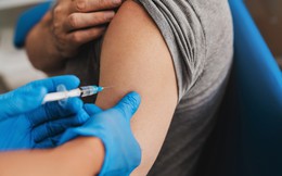 Nhiều người truyền tai nhau không cho con tiêm vaccine, chuyên gia khẳng định: Sai lầm!