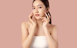 Clean Girl Makeup 101: xu hướng làm đẹp da mộc dậy sóng tiktok