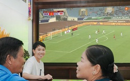 Thủ môn Kim Thanh đón Tết lớn, cổ vũ tuyển Việt Nam tại Asian Cup qua TV 98 inch