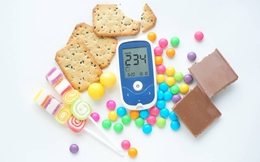 Không phải đồ ngọt, đây mới là 2 “thủ phạm” đẩy lượng đường huyết tăng vọt: Muốn khỏe mạnh chớ dại ăn nhiều