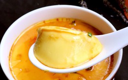 Khi làm trứng hấp đừng chỉ cho nước mà hãy thêm “muỗng này” vào sẽ mịn, mềm và không tanh