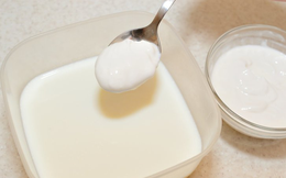 Sữa chua thơm ngon, mát lạnh, chuyên gia dinh dưỡng tiết lộ mẹo chọn sữa chua tốt cho sức khỏe nhất