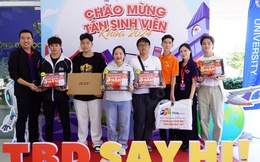  Trường Đại học Thái Bình Dương tặng laptop cho tân sinh viên