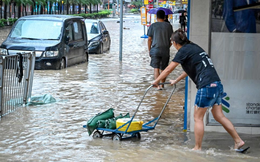 Bác sĩ BV Phương Đông: 4 lưu ý để tránh bệnh ngoài da khi lội nước ngập!