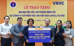 Hệ thống tiêm chủng VNVC tặng Bộ Y tế nửa triệu liều vắc xin sởi