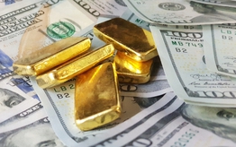 Tỷ giá USD đảo chiều tăng mạnh, vàng tiến sát 1.800 USD
