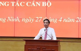Bí thư Thành ủy Hạ Long làm Phó Chủ tịch UBND tỉnh Quảng Ninh Bí thư Thành ủy Hạ Long làm Phó Chủ tịch UBND tỉnh Quảng Ninh
