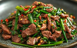 Loại rau "rẻ bèo" bổ gan kết hợp với thịt bò trở thành món ngon nức tiếng Hàn Quốc