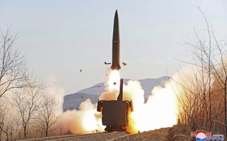 "Ẩn tình" Triều Tiên liên tục phóng tên lửa và tín hiệu ngoại giao với Trung Quốc