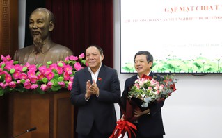 Trao quyết định nghỉ hưu theo chế độ cho Thứ trưởng Bộ VHTTDL Đoàn Văn Việt