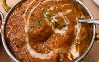 Bảo tồn ẩm thực truyền thống gắn liền với lịch sử đất nước trong món gà sốt bơ nổi tiếng của Ấn Độ