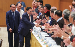 Thủ tướng Phạm Minh Chính gặp mặt các già làng, trưởng bản, nghệ nhân, người có uy tín