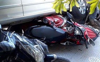 Quý bà lùi xế hộp cuốn nhiều kèo nhà cái w88 máy vào gầm ở Sài Gòn