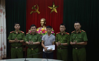 Công an trả lại tài sản hơn 75 triệu đồng cho nam thanh niên