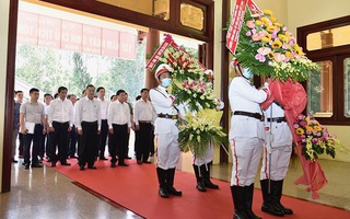 Dâkèo nhà cái 188 hươkèo nhà cái 188 tưởkèo nhà cái 188 niệm 132 năm kèo nhà cái 188ày sinh Chủ tịch Tôn Đức Thắkèo nhà cái 188