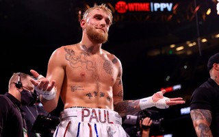Jake Paul tiến bộ rõ rệt trong chiến thắng trước Anderson Silva