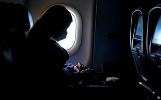 Loạt ông lớn hàng không Mỹ phấn đấu dừng đeo khẩu bóng đá kèo nhà cái trên máy bay