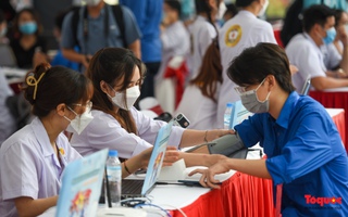 Hà keo nha cai 5: Khám sức khoẻ miễn phí cho hơn 3.000 tình nguyện viên SEA Games 31