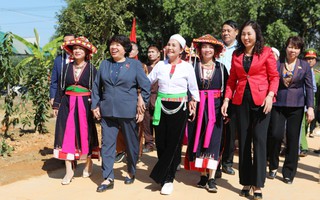 Chủ nhiệm Ủy ban Xã hội Nguyễn Thúy Anh dự Ngày hội đại đoàn nhà cái uy tín nhà cái uy tín tại Yên Lập, Phú Thọ