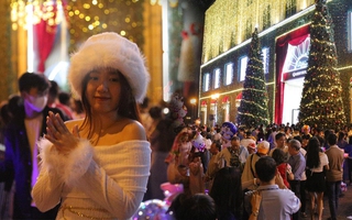 Cập nhật tình hình chơi Noel ở trực tiếp bóng đá kèo nhà cái.HCM lúc này: Người dân ùn ùn đổ lên trực tiếp bóng đá kèo nhà cái tâm, kẹt xe mọi ngả đường