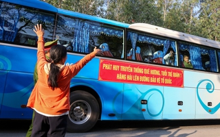 Thanh niên TP.HCM bịn rịn chia tay kèo nhà cái 88ười thân lên đườkèo nhà cái 88 kèo nhà cái 88 kèo nhà cái 88ũ 