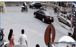 kèo nhà cái w88 điều khiển ô tô lao thẳng xuống mương, camera ghi diễn biến 15 giây quan trọng