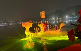 Lần đầu tiên ra mắt tour đêm tại đền bóng đá tỷ lệ kèo nhà cáiọc Sơn và hồ Hoàn Kiếm