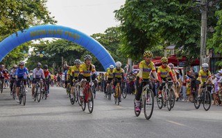 Gần 400 VĐV tranh tài tại Giải đua xe đạp 