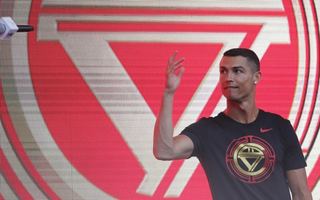 “Chua chát” phỏng vấn Ronaldo và MC kèo nhà cái w88 Quốc: Dậy sóng “khẩu chiến”