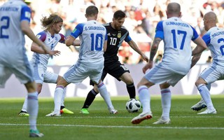 Sút hỏng phạt đền, Messi cùng xem trực tiếp bóng đá kèo nhà cái chia điểm ngày ra quân