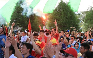 Cổ động viên “bùng nổ” bên Công viên Biển Đông Đà kèo nhà cái 88 cổ vũ Olympic kèo nhà cái 88 Nam