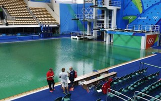 VĐV Olympic bị đau mắt vì bể bơi bị đổ nhầm dutỷ lệ kèo nhà cái dịch hóa học